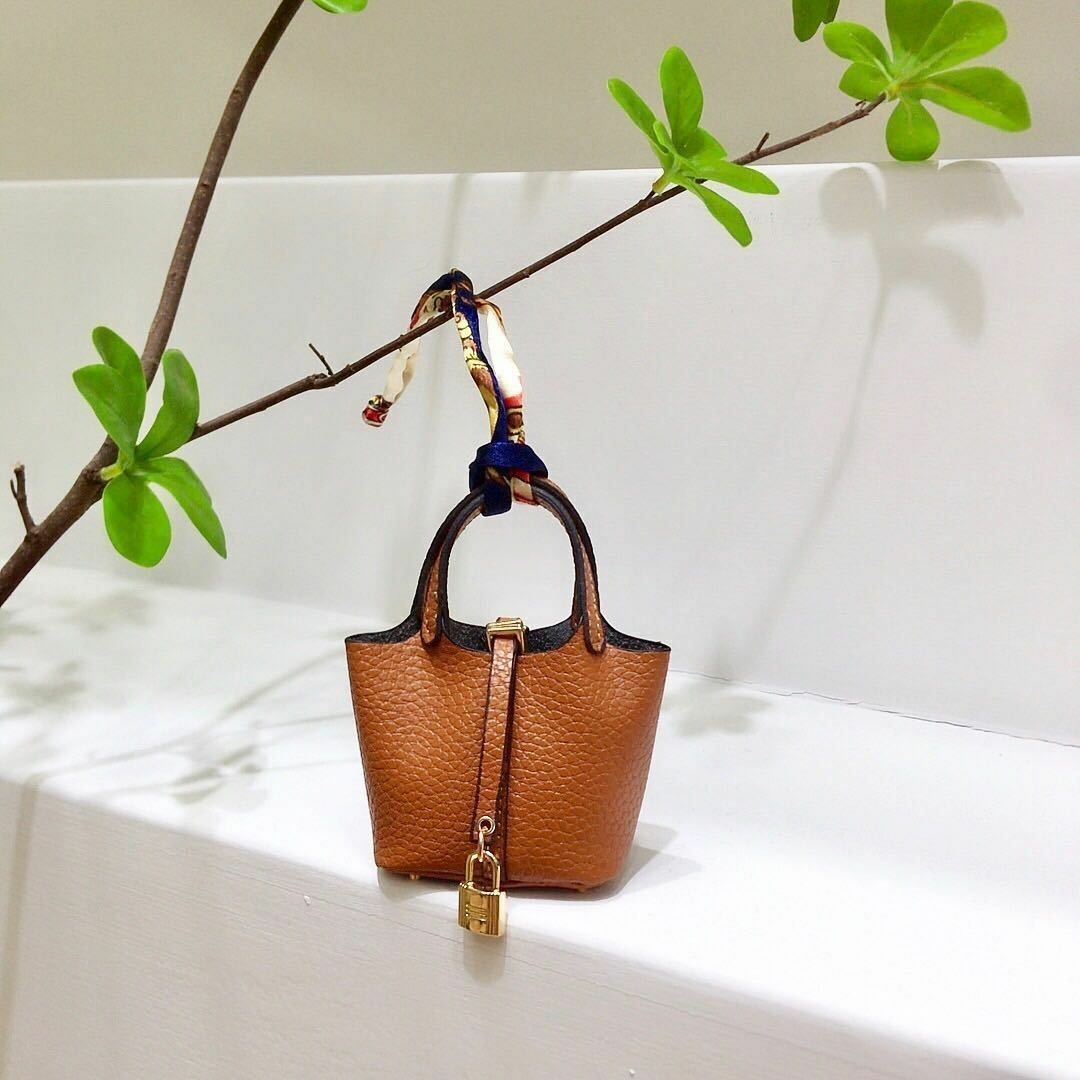 Lockette charm - Carry City