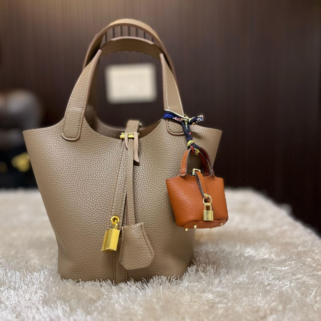 Lockette charm - Carry City