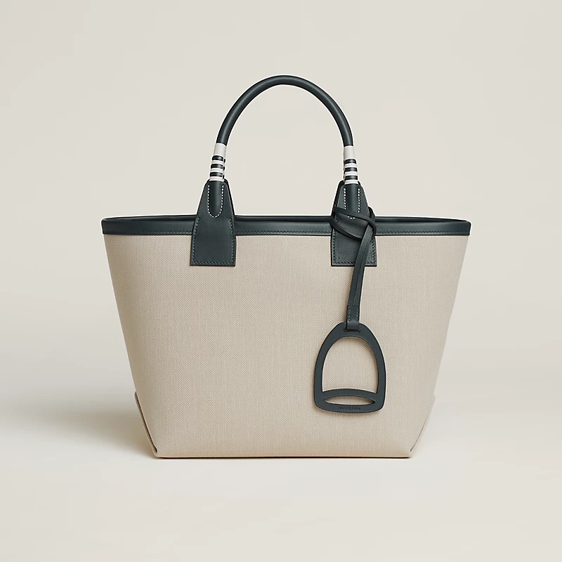 The Herm Black and White - Carry City